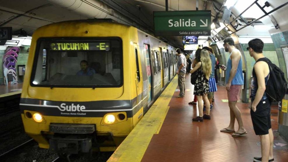 Imagen asociada a Alerta de servicio: Línea D con demoras por problemas técnicos