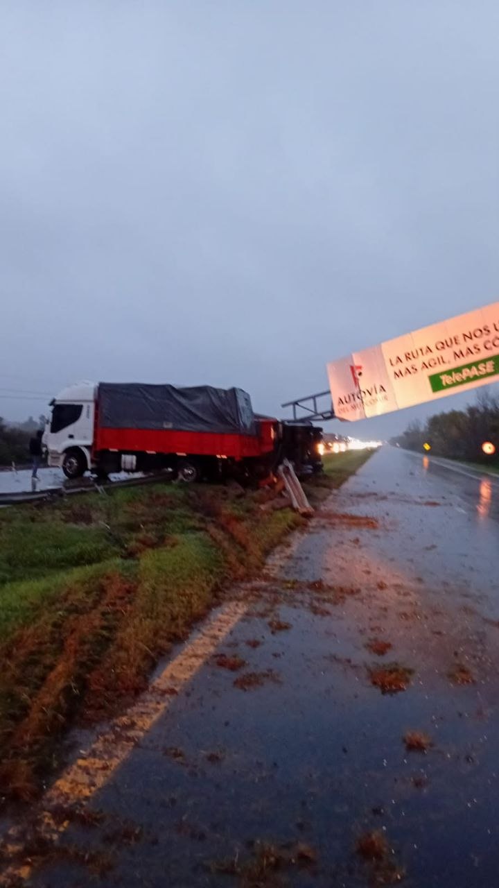Imagen asociada a ALERTA VIAL: RN 14 km 115 (Ibicuy, Entre Ríos) | Corte total en ambos sentidos por siniestro vial