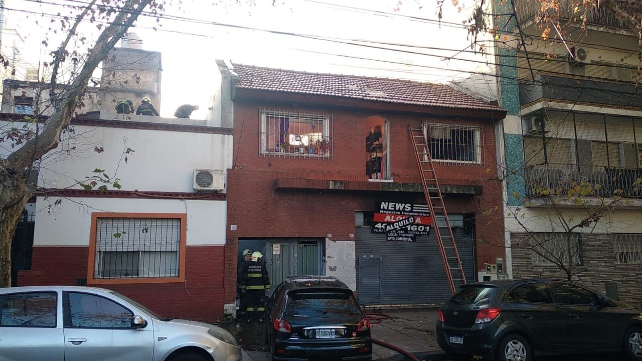 Imagen asociada a Alerta de emergencia vial/urbana: Incendio en Argerich y César Díaz (Villa Santa Rita)